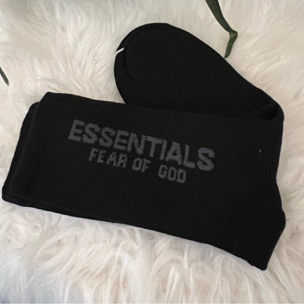 NWOT Essentials FOG Socks